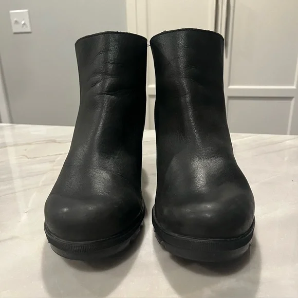 Sorel Joan of Arctic Women’s Black Leather Wedge II Zip Ankle Boots, size 12/43 - Picture 2 of 10